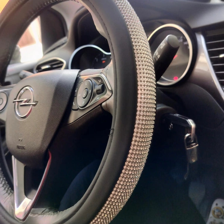 Cache volant royal cuir avec cristaux brillants – intérieur voiture élégant