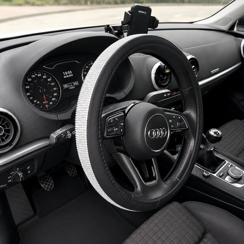 Cache volant royal cuir avec cristaux brillants – intérieur voiture élégant